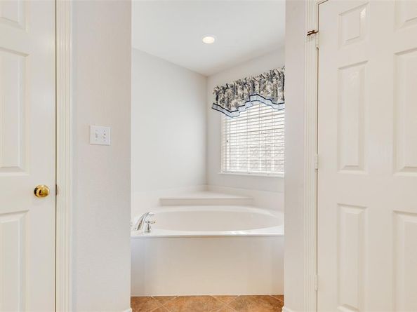 123  Crestpark Drive  36, Cedar Hill Texas 75104