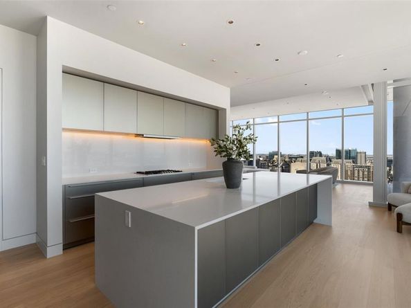 1747  Leonard Street  2401, Dallas Texas 75201