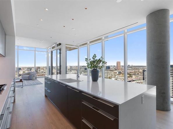 1747  Leonard Street  2401, Dallas Texas 75201
