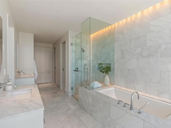 1747  Leonard Street  2401, Dallas Texas 75201