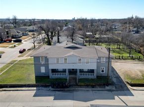 405 W Capps Street , Fort Worth Texas 76110