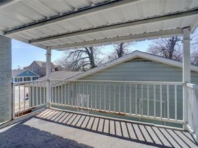 405 W Capps Street , Fort Worth Texas 76110