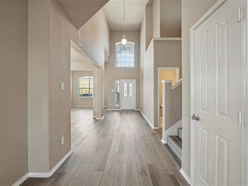 804  Starling Lane 