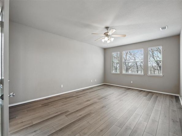 804  Starling Lane , Aubrey Texas 76227