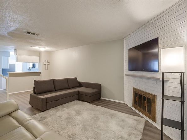 2131  Aspen Drive , Dallas Texas 75227