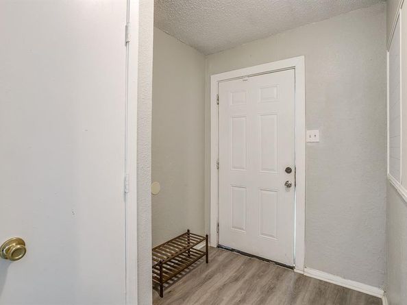 2131  Aspen Drive , Dallas Texas 75227