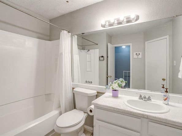 2131  Aspen Drive , Dallas Texas 75227