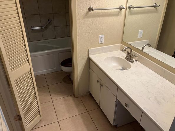 6036  Birchbrook Drive  131, Dallas Texas 75206
