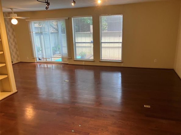 6036  Birchbrook Drive  131, Dallas Texas 75206