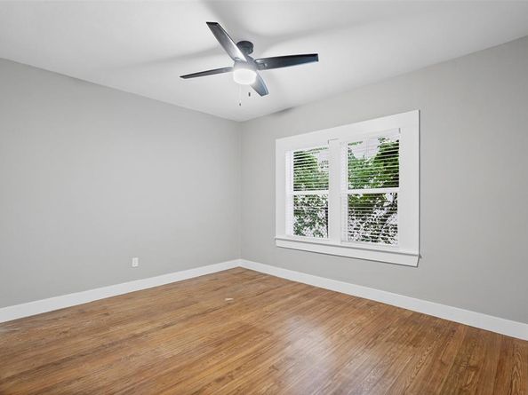 813  Elsbeth Street , Dallas Texas 75208