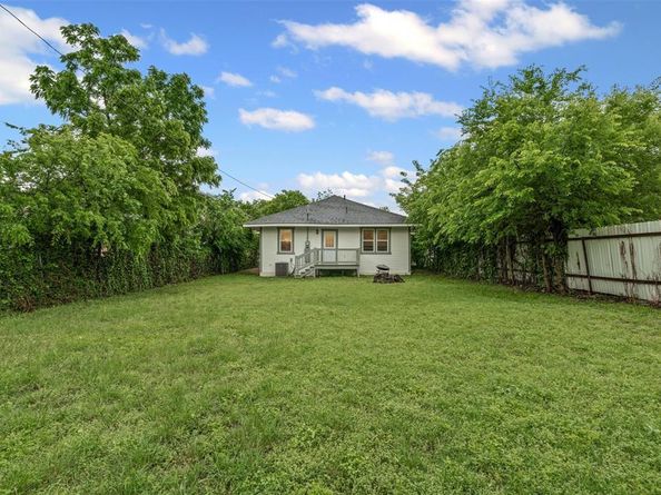 813  Elsbeth Street , Dallas Texas 75208