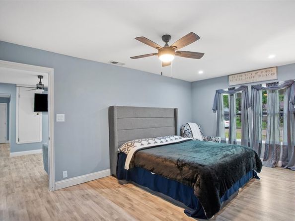 1515  Buena Vista Street , Mesquite Texas 75149