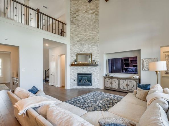 1810  Rockwood Lane , Mansfield Texas 76063