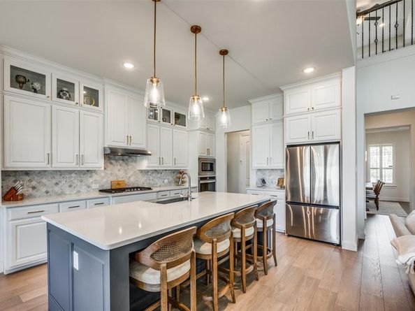 1810  Rockwood Lane , Mansfield Texas 76063