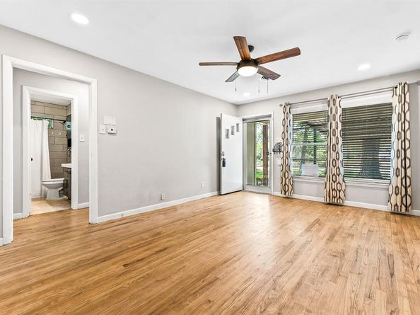 3807  Falls Drive , Dallas Texas 75211