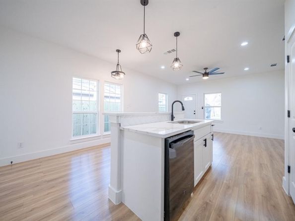 3411  Ladd  , Dallas Texas 75212