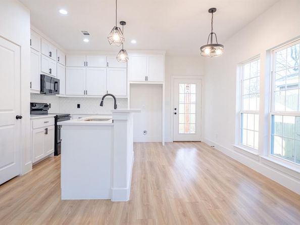 3411  Ladd  , Dallas Texas 75212