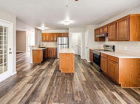 2131  Post Wood Lane , Arlington Texas 76018