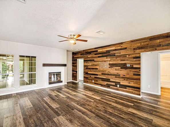 2131  Post Wood Lane , Arlington Texas 76018