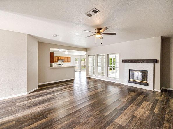 2131  Post Wood Lane , Arlington Texas 76018