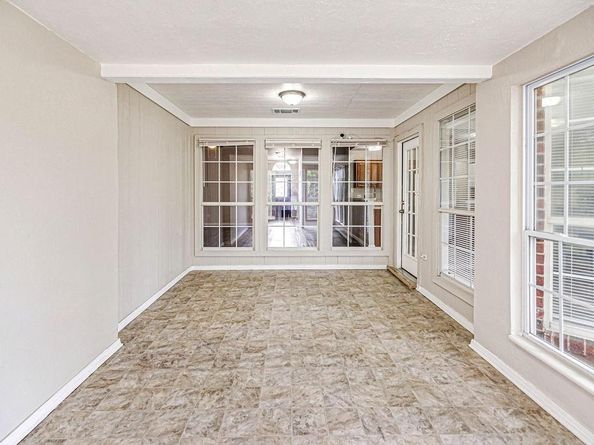 2131  Post Wood Lane , Arlington Texas 76018