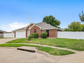 2131  Post Wood Lane , Arlington Texas 76018