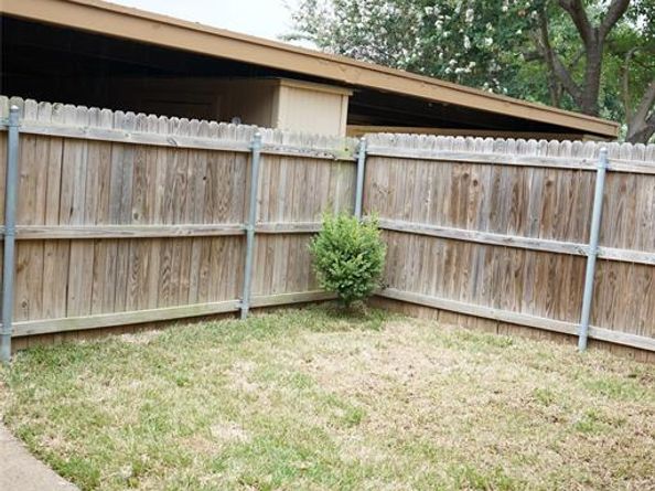 2108  Westkendal Lane , Arlington Texas 76015
