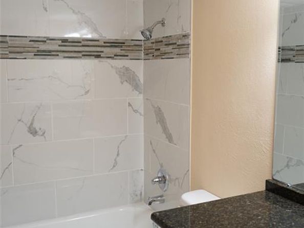 2108  Westkendal Lane , Arlington Texas 76015