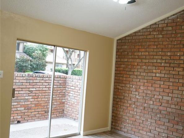 2108  Westkendal Lane , Arlington Texas 76015
