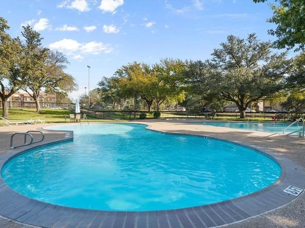 2108  Westkendal Lane , Arlington Texas 76015