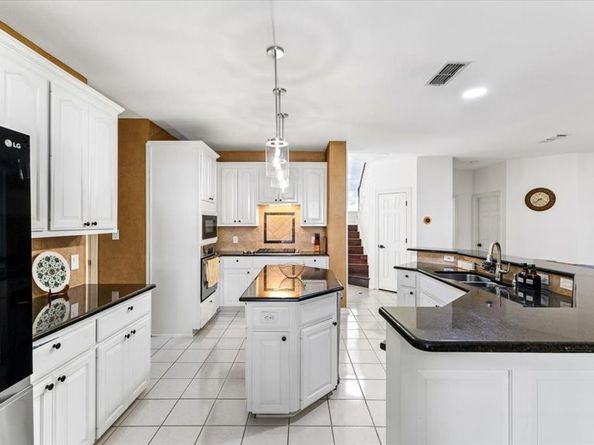 7423  Bradford Pear Drive , Irving Texas 75063