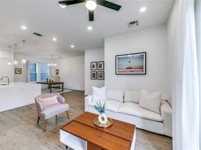 4205  Roseland Avenue  203, Dallas Texas 75204