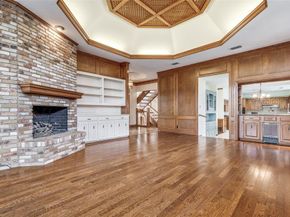 5014  Village Court , Dallas Texas 75248