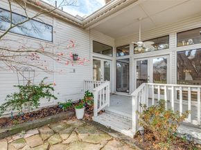 5014  Village Court , Dallas Texas 75248