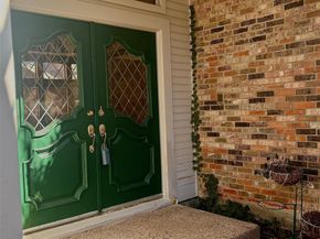 5014  Village Court , Dallas Texas 75248