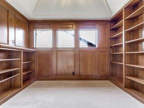 5014  Village Court , Dallas Texas 75248