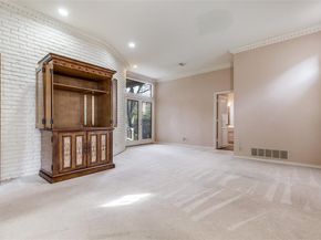 5014  Village Court , Dallas Texas 75248