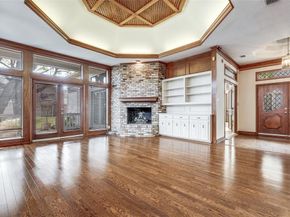 5014  Village Court , Dallas Texas 75248