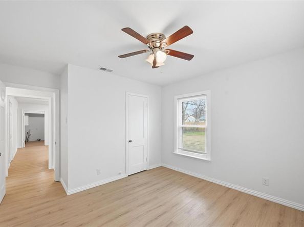 853  Nash Street , Garland Texas 75040