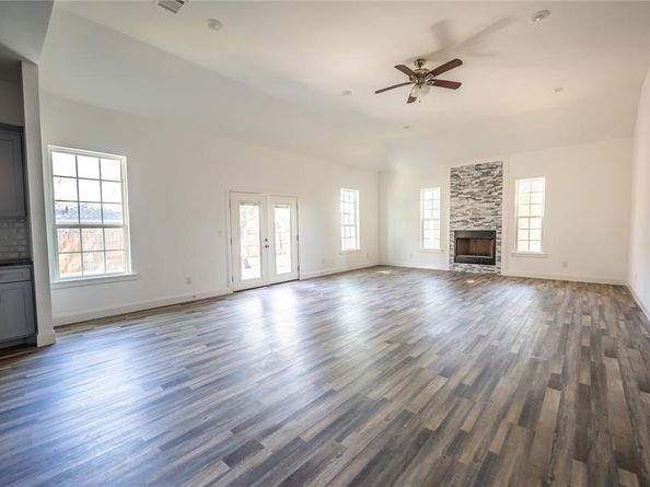 1408  Spinnaker Lane , Azle Texas 76020