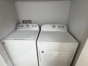 24  Abbey Road , Euless Texas 76039