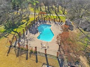 24  Abbey Road , Euless Texas 76039