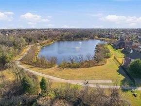 24  Abbey Road , Euless Texas 76039