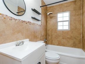 3212 S Llewellyn Avenue , Dallas Texas 75224