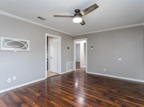 3212 S Llewellyn Avenue , Dallas Texas 75224