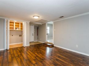 3212 S Llewellyn Avenue , Dallas Texas 75224