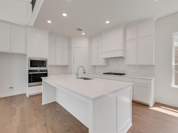 729  Isabel Street , Celina Texas 75009