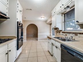 2102 E Timberview Lane , Arlington Texas 76014