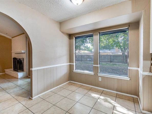 2102 E Timberview Lane , Arlington Texas 76014