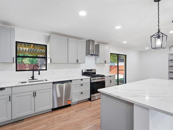 802  Ranier Circle , Garland Texas 75041